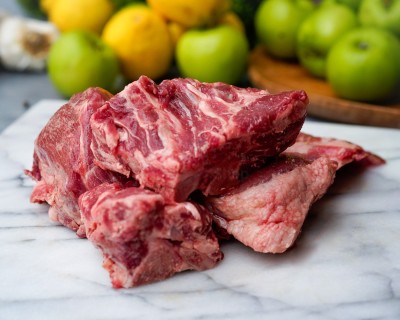 Свинина на кости охлаждённая 1 кг - купить в Караишево